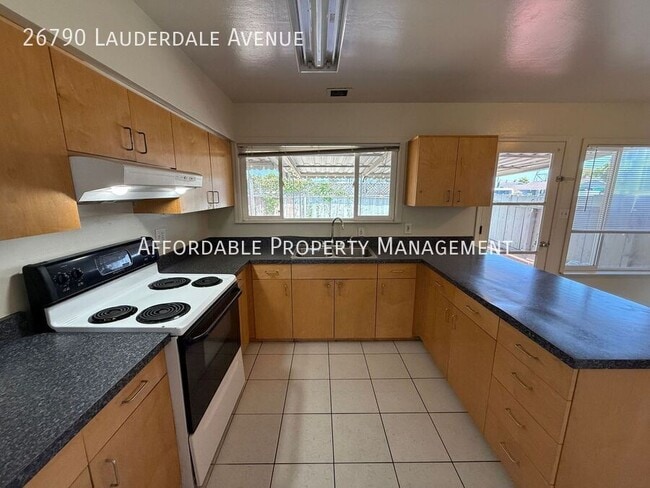 Building Photo - 26790 Lauderdale Ave