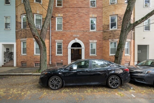 Building Photo - 18-20-20 Marcella St