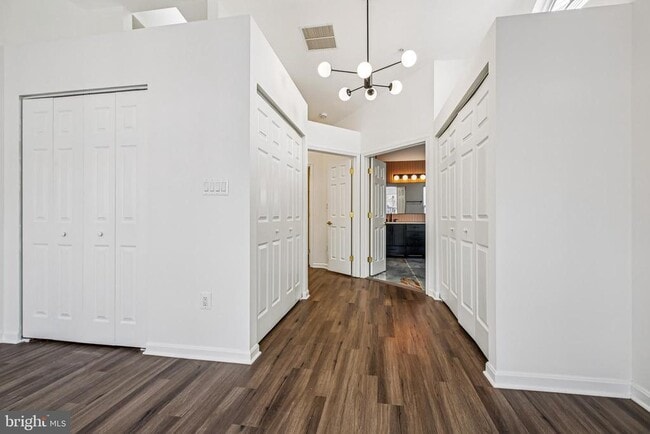 Building Photo - 8 Crusader Ct