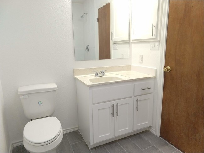 Building Photo - 3620 Gumwood Ave