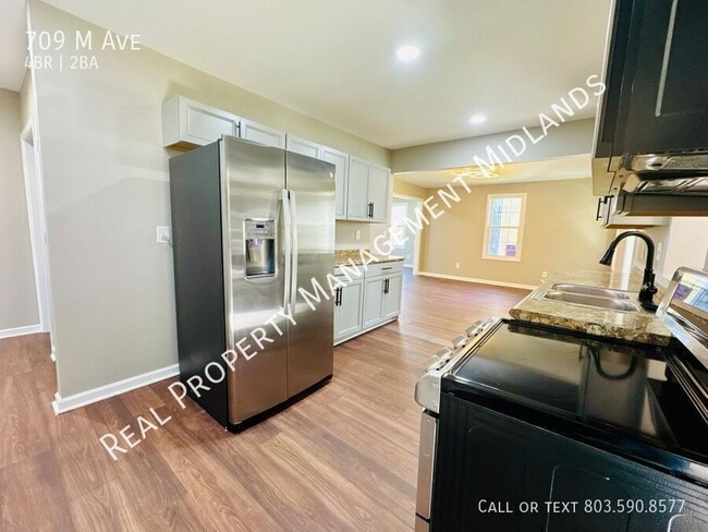 Building Photo - 709 M Ave