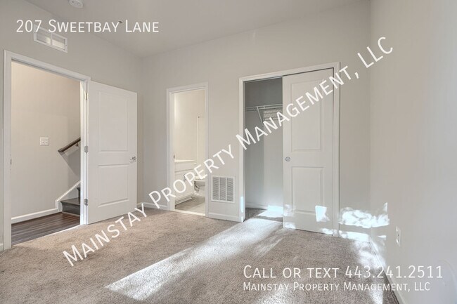 Building Photo - 207 Sweetbay Ln