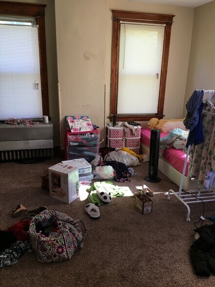 Building Photo - 2314 Ravine St