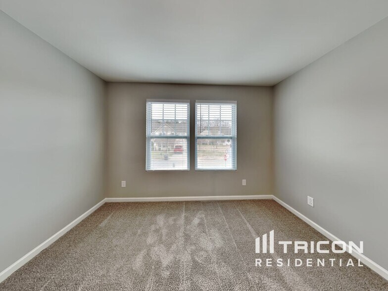 Building Photo - 918 Robys Pl