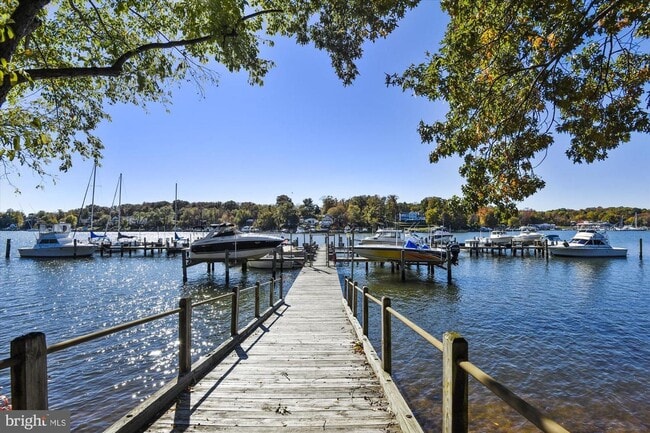 Building Photo - Townhome Chestnut Cove