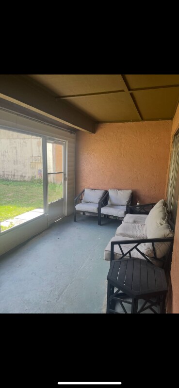 Building Photo - 1370-1376 6 Iron Dr