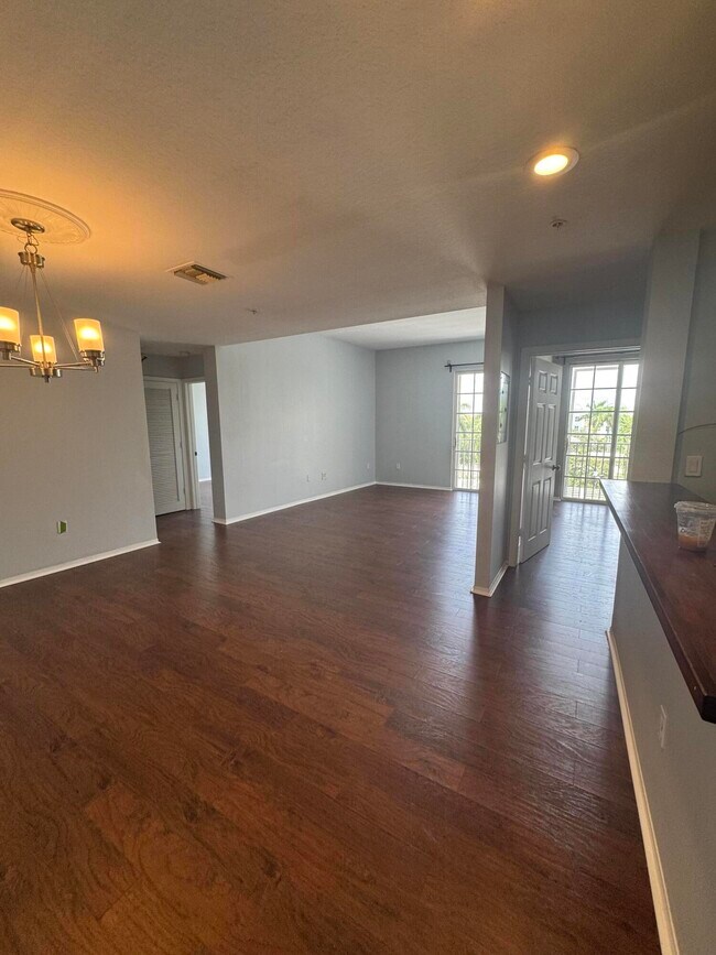 Building Photo - 1200 Town Center Dr