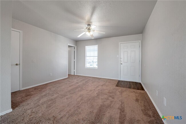Building Photo - 5808 Greengate Dr