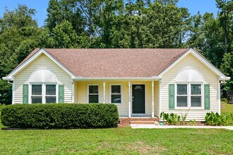 Building Photo - 1024 Holly Pointe Dr