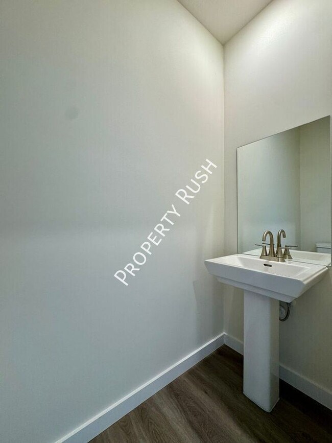 Building Photo - 7535 Bendire Lp