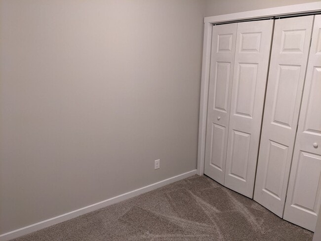 Building Photo - 3- Bedroom Townhome in Prosperity Place