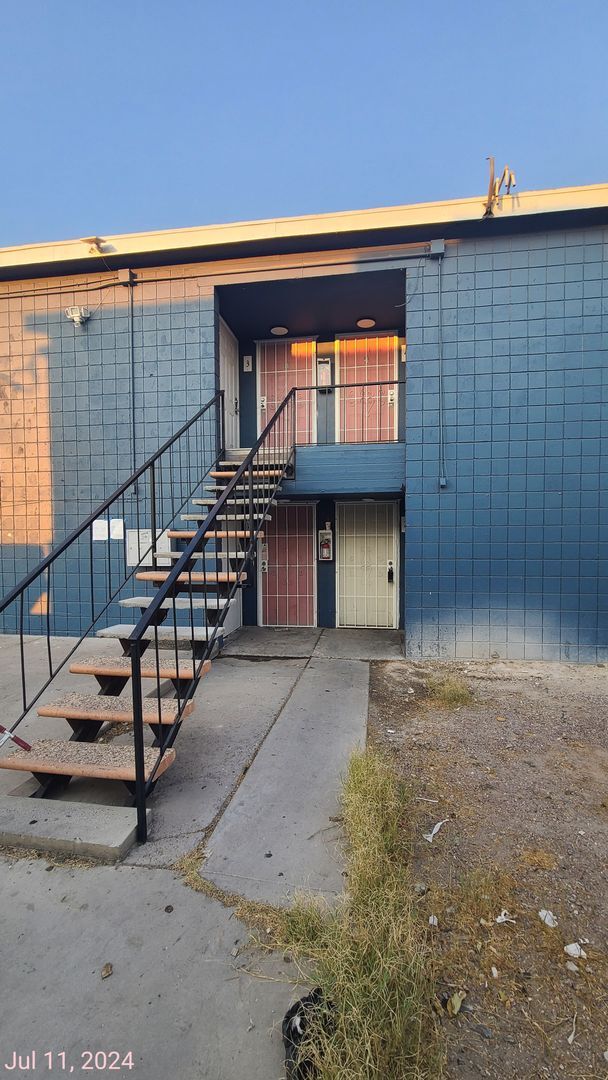 Building Photo - 2937 Stewart Ave