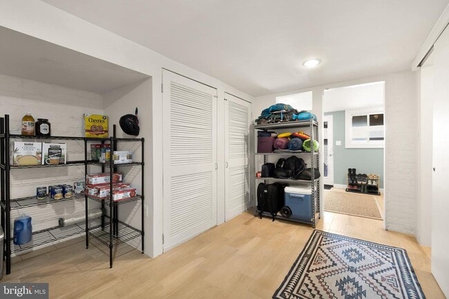 Building Photo - 407 Delafield Pl NW