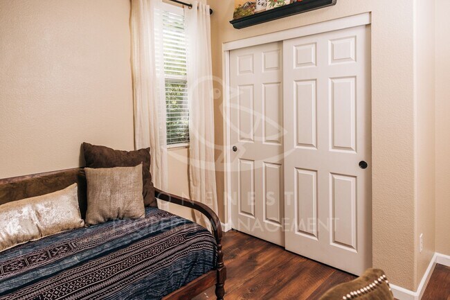 Building Photo - Spacious Home in the Lincoln Crossing Community, walking distance to Lincoln Crossing Elementary