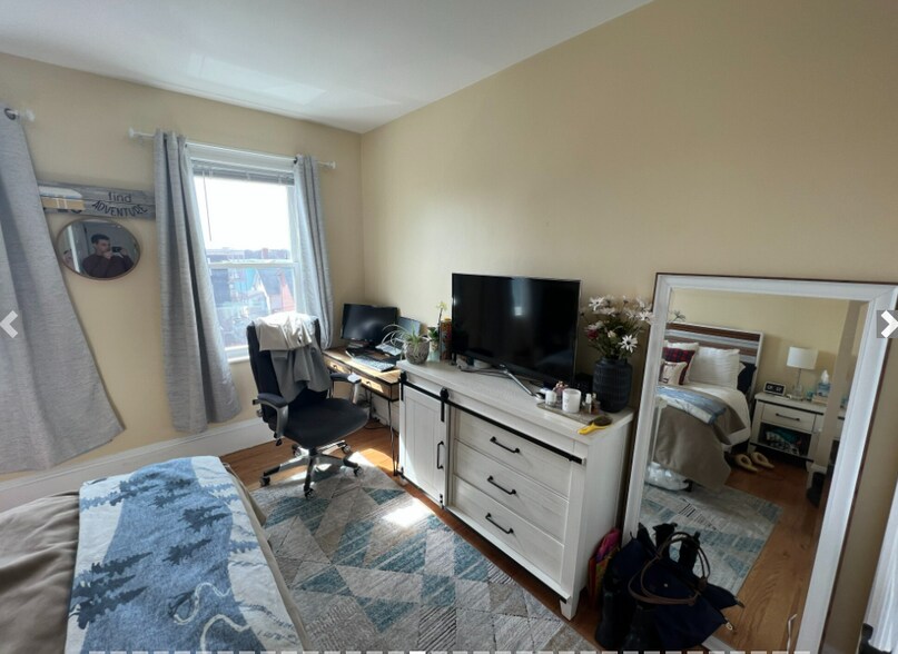 Building Photo - 48 Lowell St