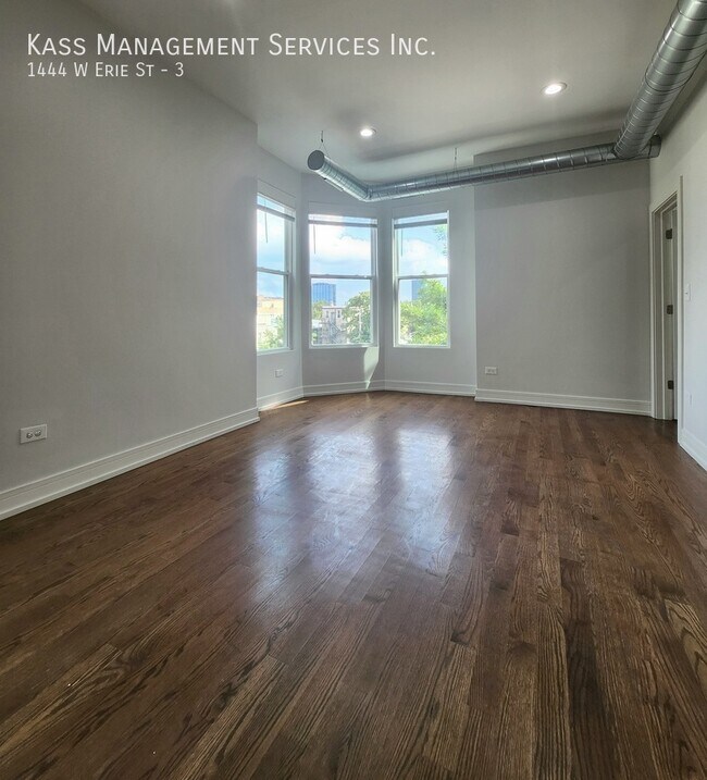 Building Photo - 1444 W Erie St
