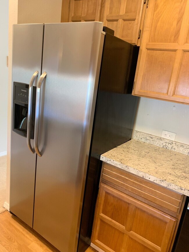 Building Photo - LakeView, Mount lake terrace - 2 bed 1.5 b...