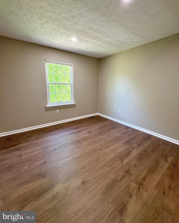 Building Photo - 1441 Landis Cir