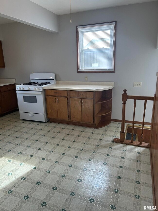 Building Photo - 405 Keller St