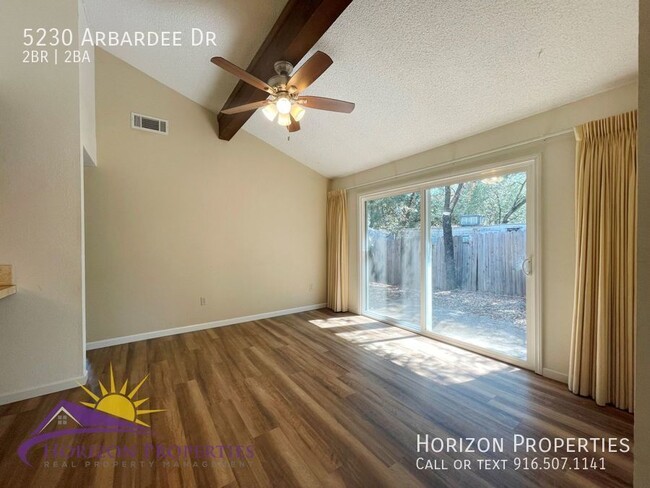 Building Photo - Open 2 Bed 2 Bath 1,030 Sq. Ft. Fair Oaks ...