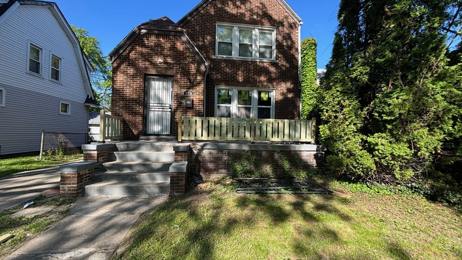 Newly remodeled 2 family townhouse ready for occupancy - 5974 Coplin St