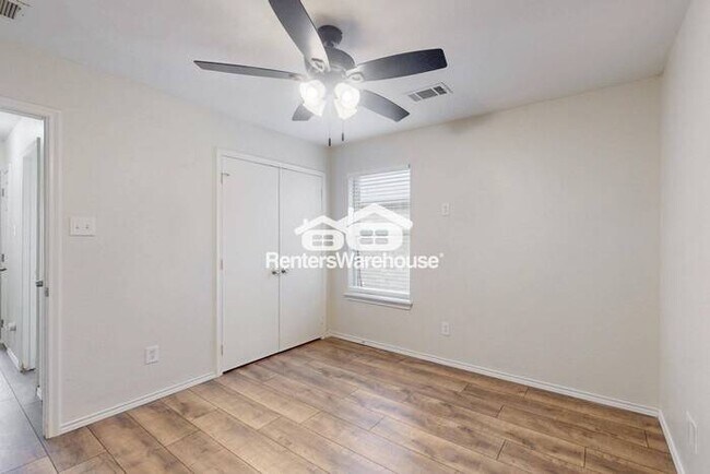 Building Photo - READY FOR MOVE-IN, 3-BEDROOM, 2-BATH HOME ...