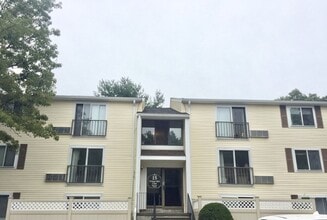 Building Photo - 15 Village Hill Ln