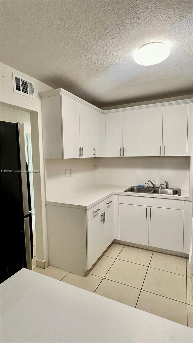 Building Photo - 13700 SW 62nd St