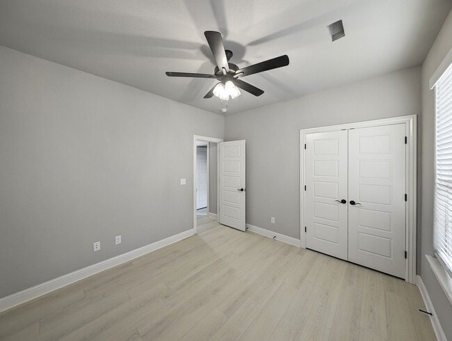 Building Photo - 257 Vicks Cir