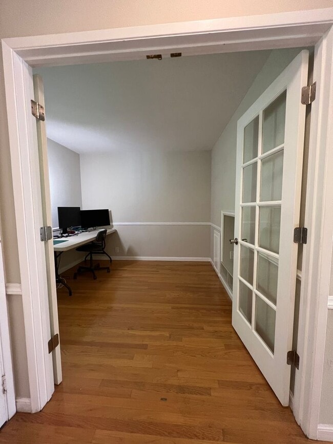 Building Photo - Great Natural light, Treetop Views with 2 Primary Suites plus OFFICE and a 2 car garage, It is li...