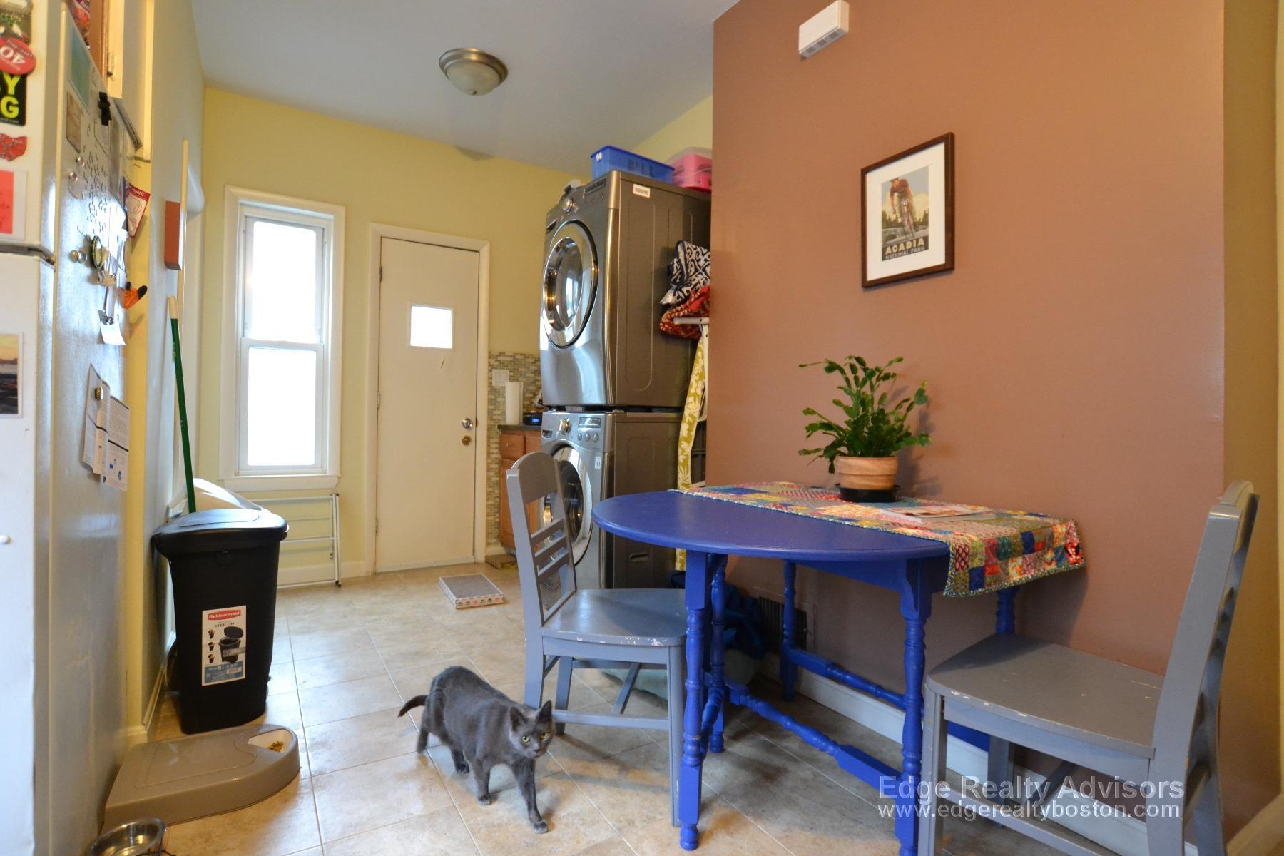 Building Photo - 56 Etna St