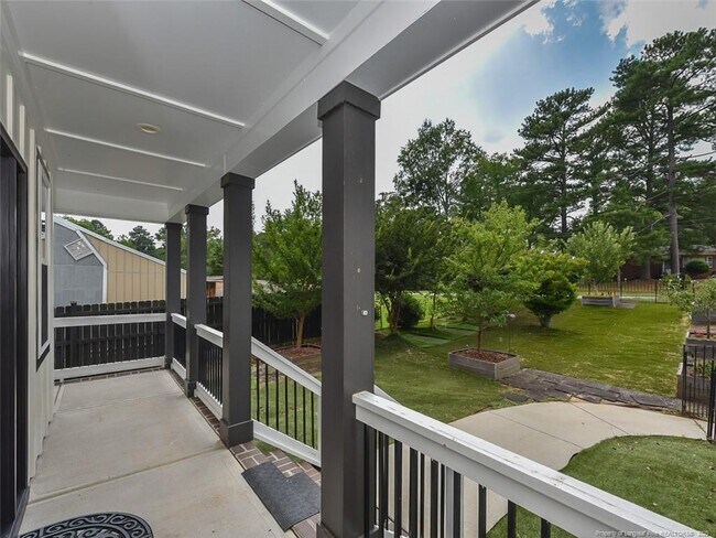 Building Photo - 723 Lindley Dr