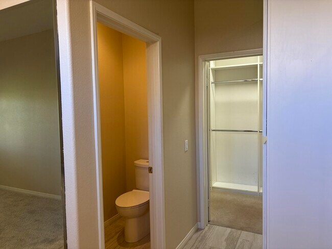 Building Photo - 45218 Coeur Dalene Dr