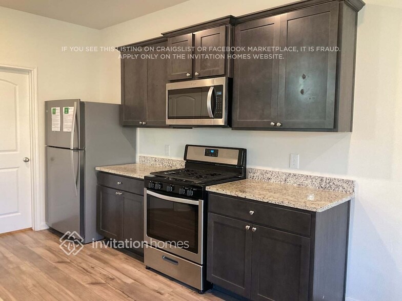 Building Photo - 3125 Angus Dr