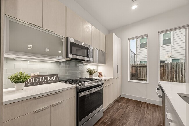 Building Photo - 4418 Bora Bora Ln