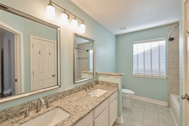 Building Photo - 39 N Walden Elms Cir