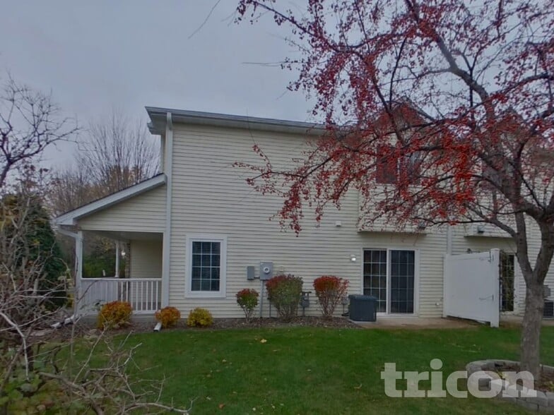 Building Photo - 13758 Flay Ave N