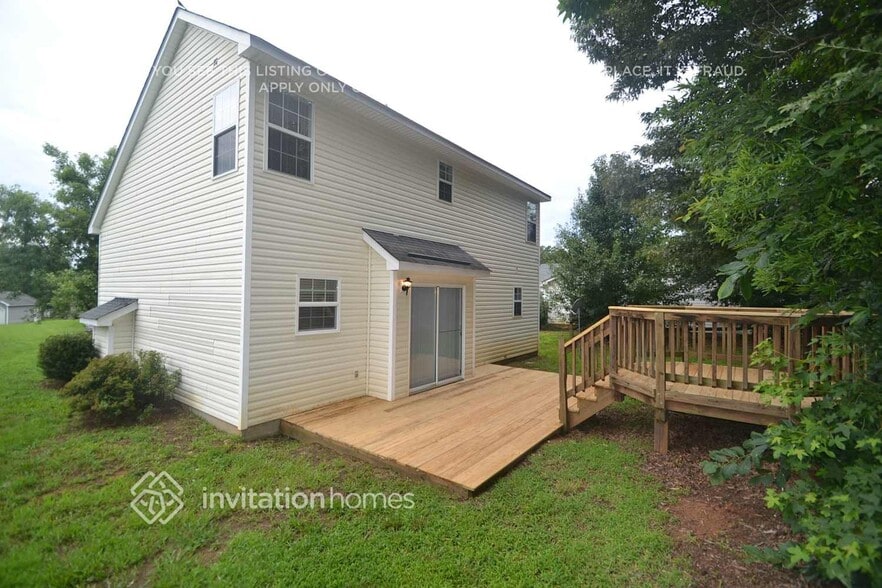 Building Photo - 10426 Northwoods Forest Dr