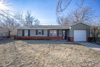 Building Photo - 5940 NW 58th Terrace