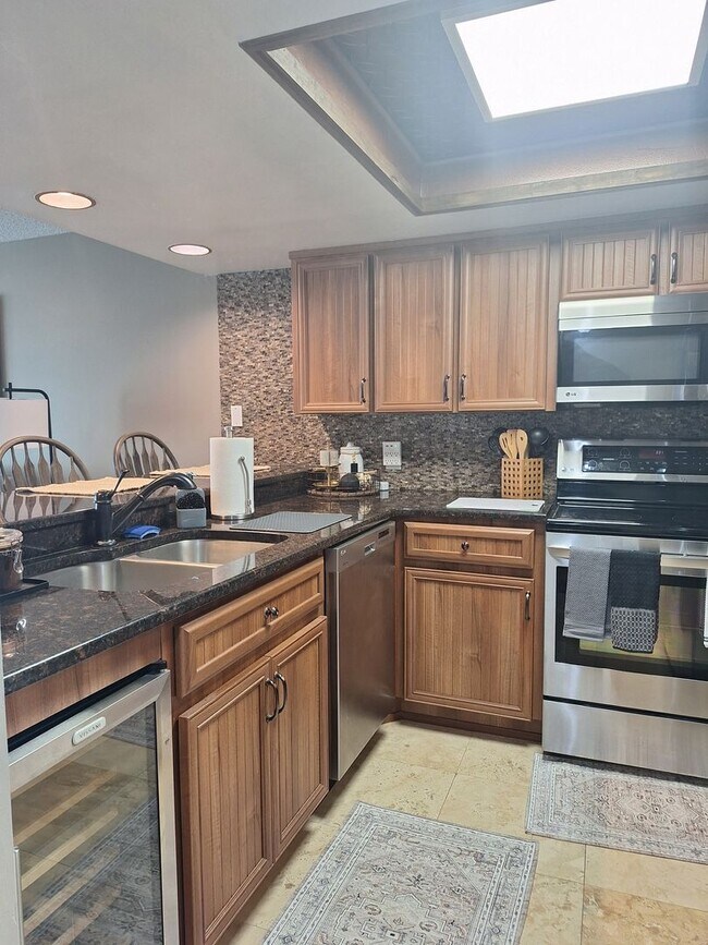Building Photo - FURNISHED MONTHLY RENTAL - SUGAR MILL / PI...