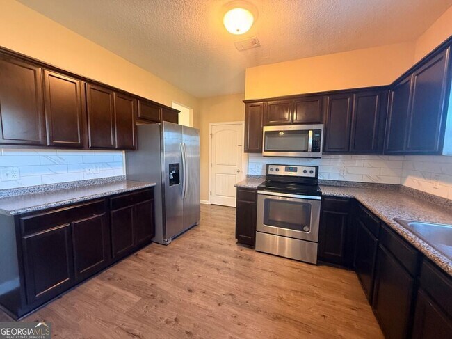 Building Photo - 1597 Longleaf Ct