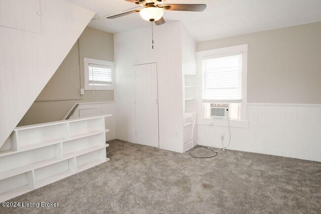 Building Photo - 208 Pope St