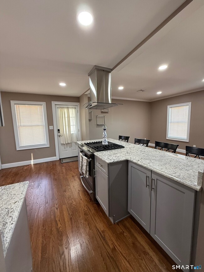 Building Photo - 13 Howard Ave