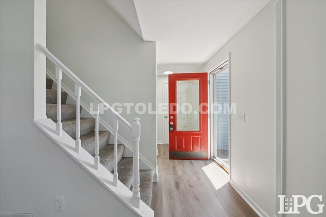 Building Photo - 2121 Bromford Rd