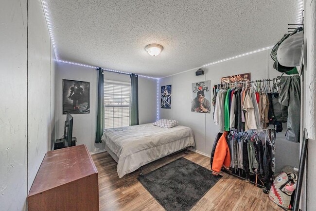 Building Photo - 4055 Victor Blvd