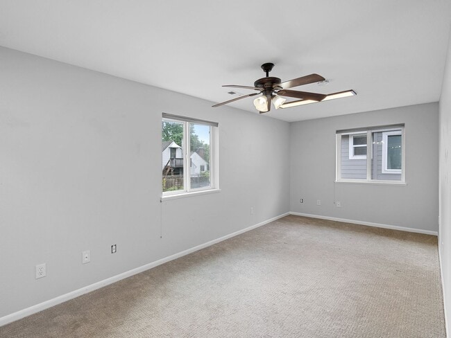 Building Photo - 9831 N Edison St