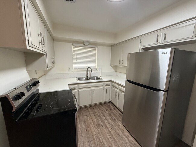 Building Photo - Cozy 2 bedroom 1 bath