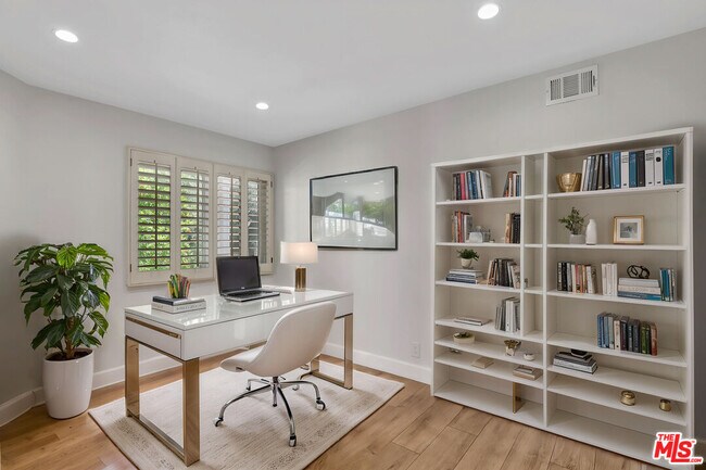 Building Photo - 24701 Cll Conejo