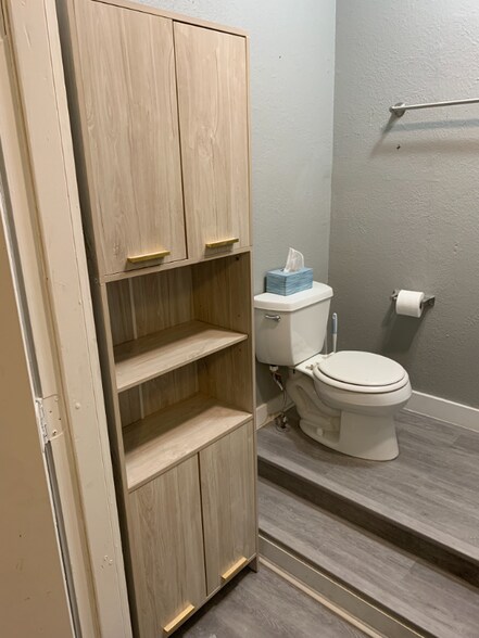 Building Photo - 7943 York St