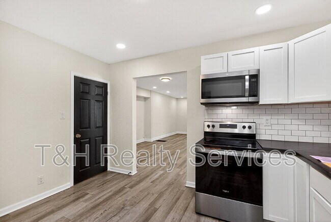 Building Photo - 1831 Olive St